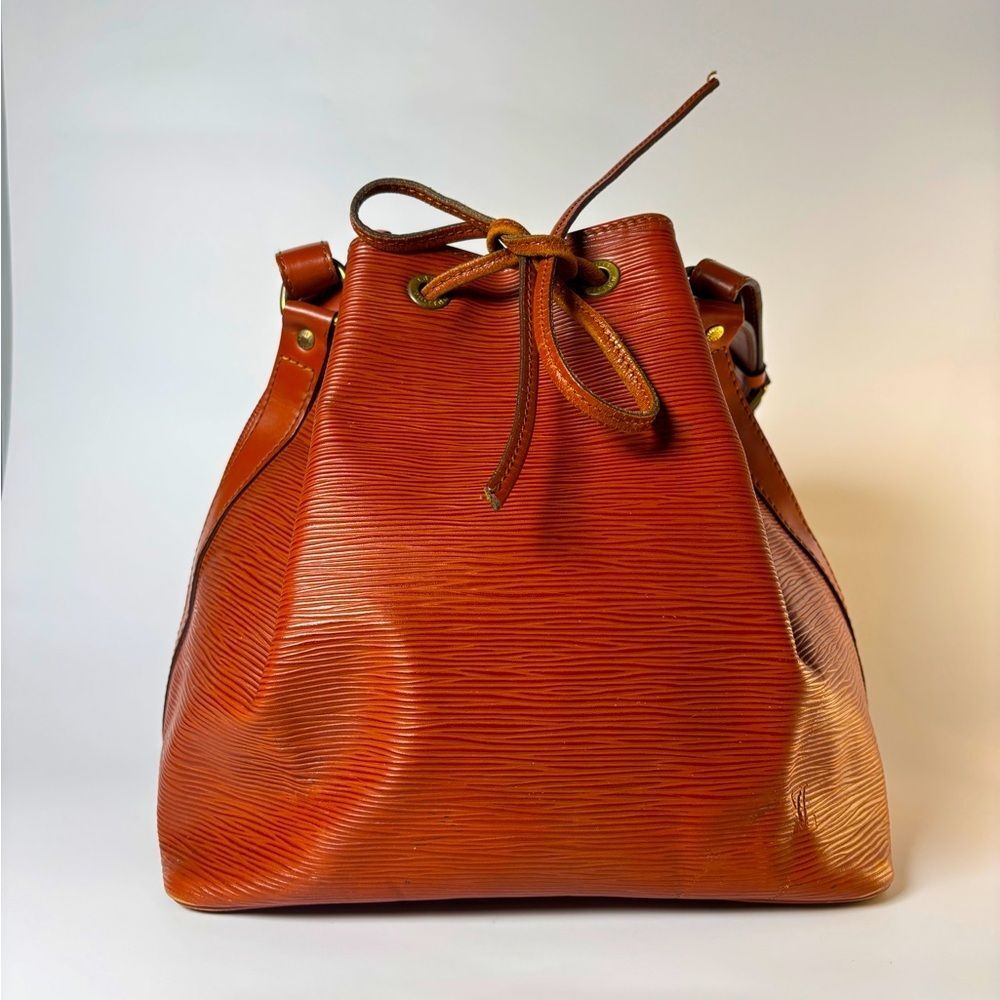 Louis Vuitton Vintage Epi Noé Bucket Bag | Cognac Brown Leather Shoulder Bag |